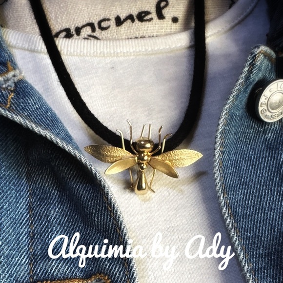 Gold Bee Pendant Necklace/brooch - Picture 1 of 3